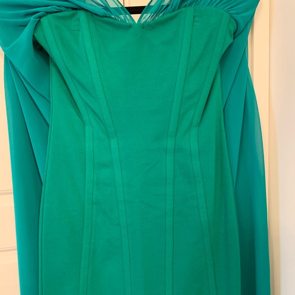 Sultry Cocktail Dress: Once Worn, Size XS - Make a Statement! - Picture 3 of 7